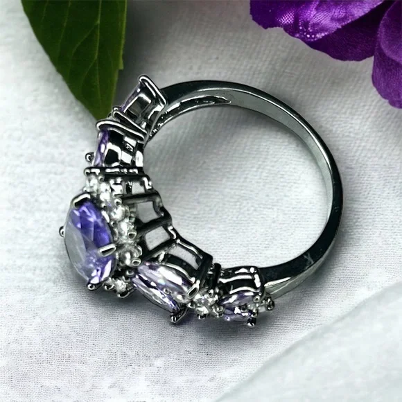 Women’s ring Black with Purple Stones Ring NWT With Ring Box - Picture 2 of 7